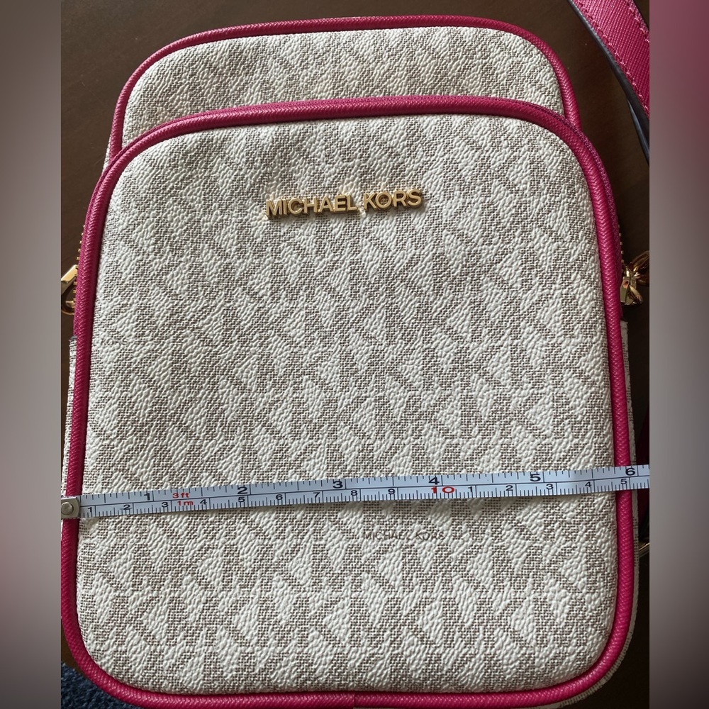 Michael Kors Cream & Pink Logo Crossbody Bag – Jet Set Small Camera Style - Picture 7 of 9